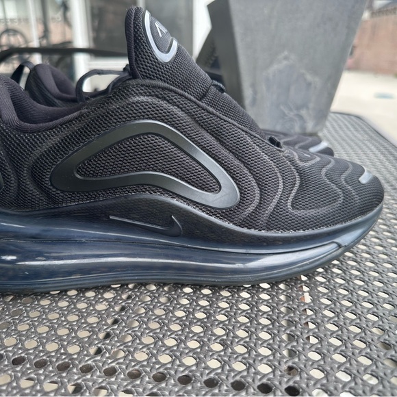 AirMax in a size 9.5 - Picture 6 of 7